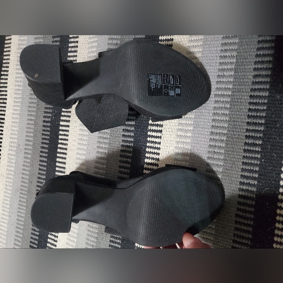 H&M Suede Feel Platform Sandal - Picture 3 of 3